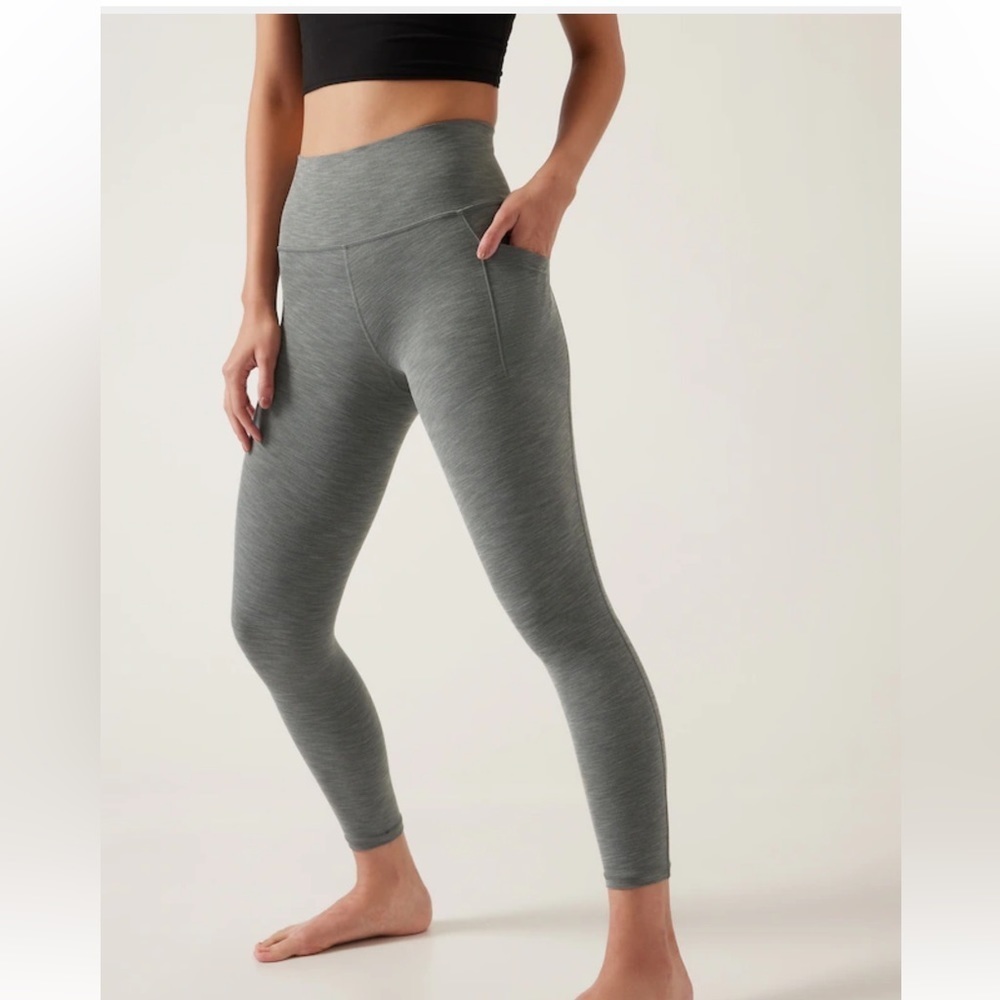Athleta  Ultimate  stash‎ Tight leggings gray size medium